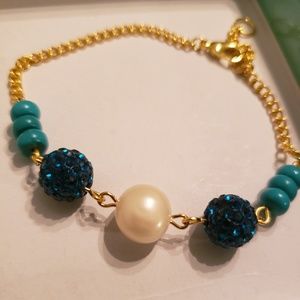 freshwater pearls and turquoise stones Bracelet